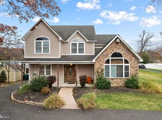 827 Hulmeville Rd, Langhorne, PA 19047