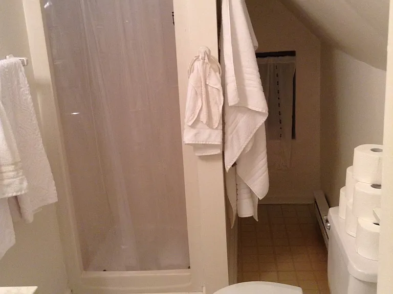 1055B Bruck St #A — Photo 9
