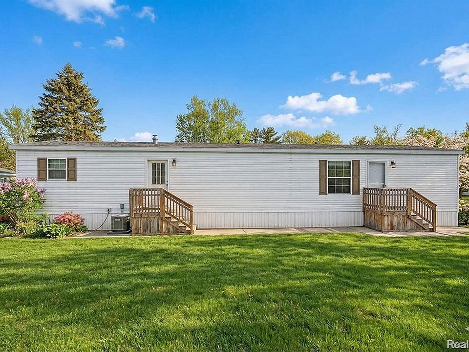 1st image of 425 Elm Dr