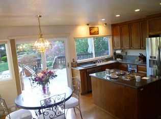 6 Redbud Ct, Novato, CA 94945