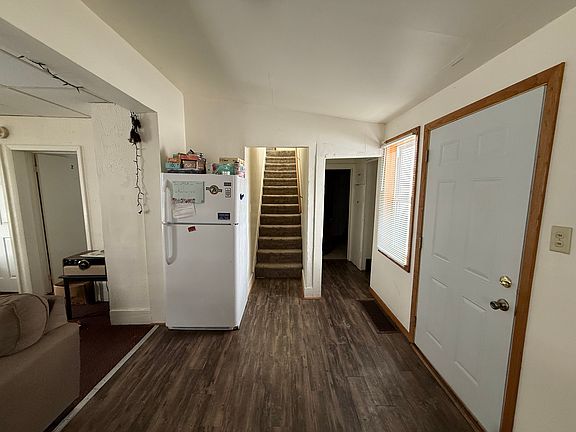 4th image of 215 8th Ave