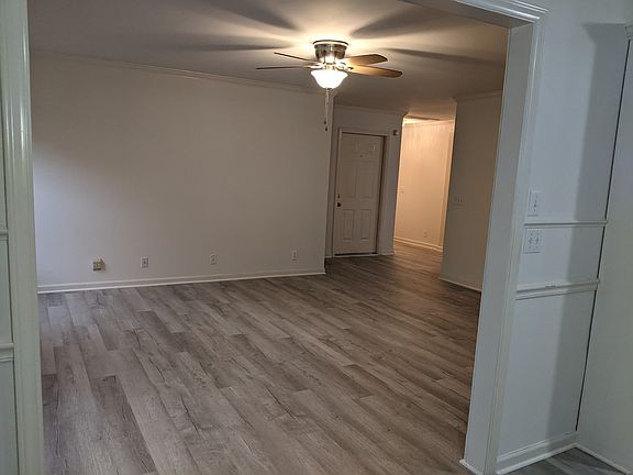 3rd image of 1814 Keeneland Ct