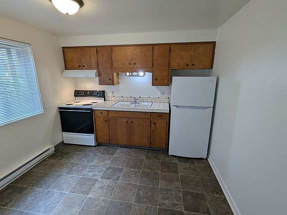 5th image of 132-168 Sunset Ave N #156