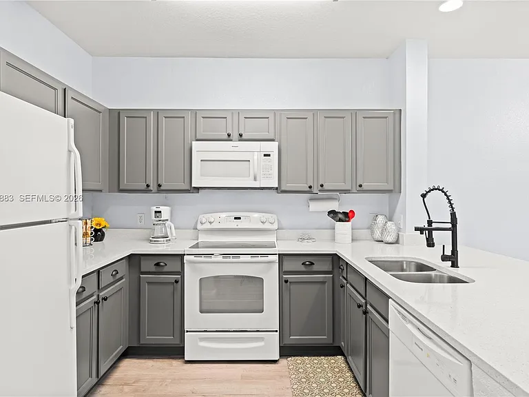 3175 Feltrim Pl #305 — Photo 33