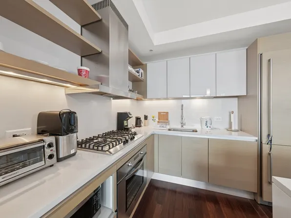 77 Hudson Street image 9 of 21