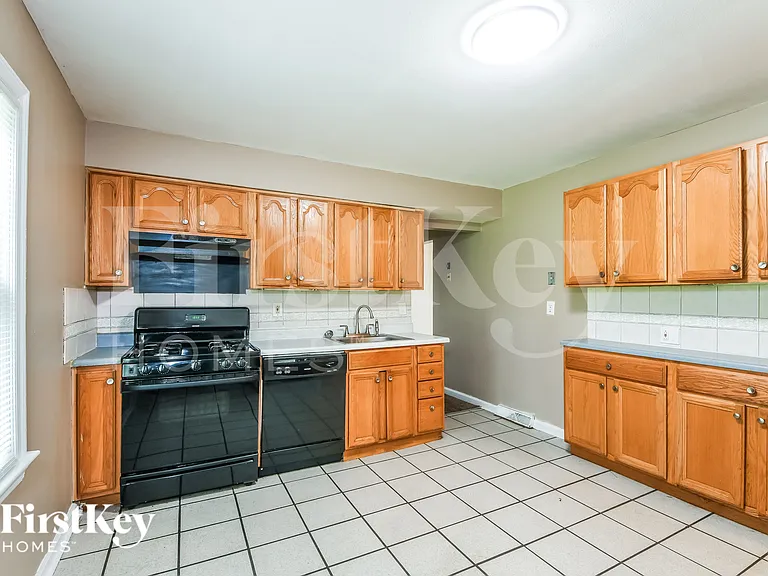 1405 Gahan Dr — Photo 9