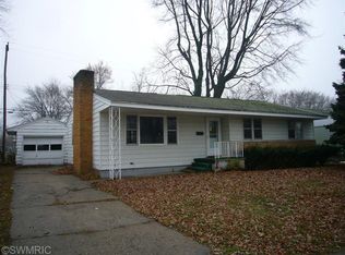 1033 Sherwood Rd, Muskegon, MI 49441
