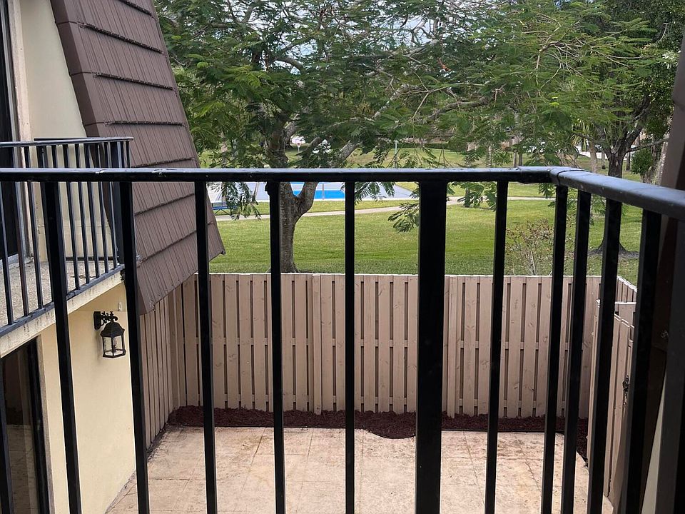 1st image of 1012 10th Court