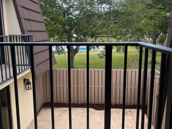 1012 10th Court, Palm Beach Gardens, FL 33410