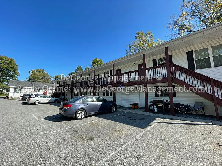 Big Tree Apartments — Photo 26