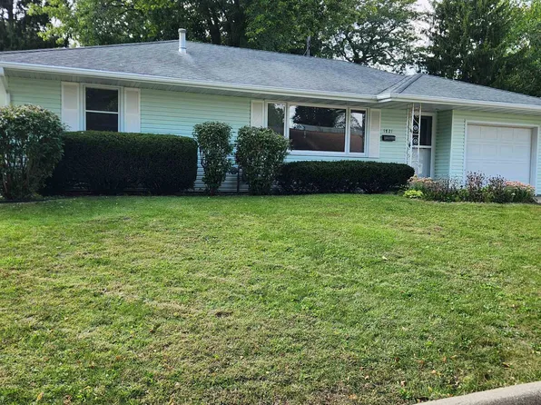 1821 Glendale Ct, Dubuque, IA 52001