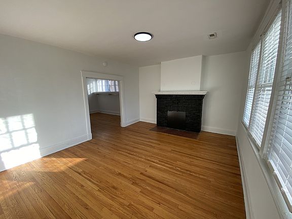 4th image of 3211 Barton Ave #2