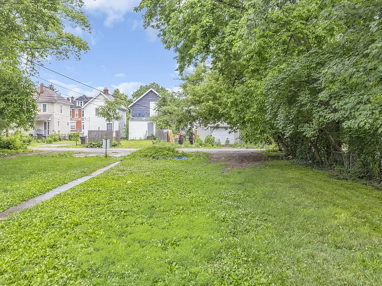 47-53 S Burgess Ave — Photo 28