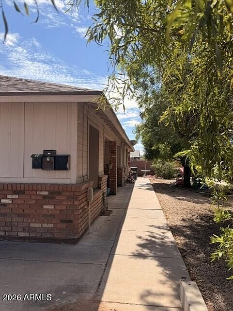1st image of 443 E 8th Avenue