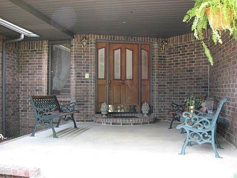 PRETTY ENTRY!