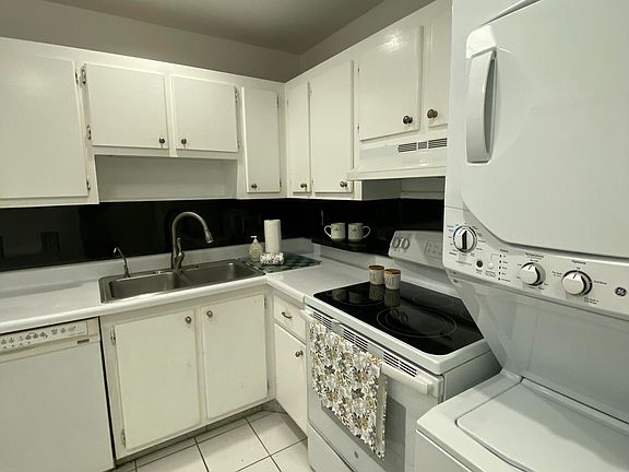 5th image of 4110 Tivoli Court #103