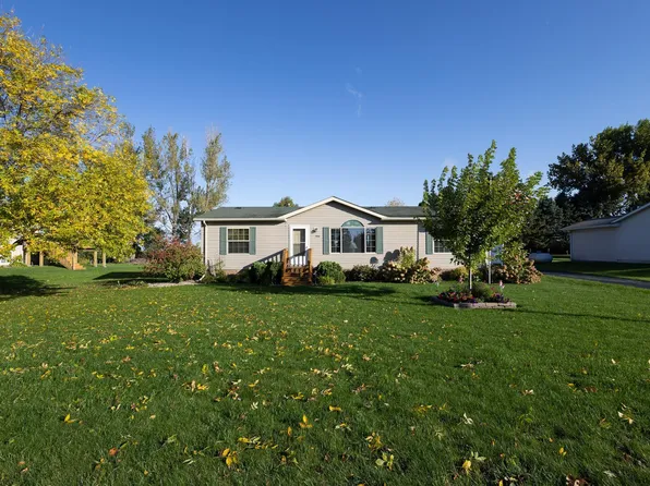 306 Iowa Ave, Hoffman, MN 56339