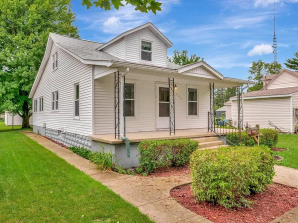 240 W Oak St, Paxton, IL 60957