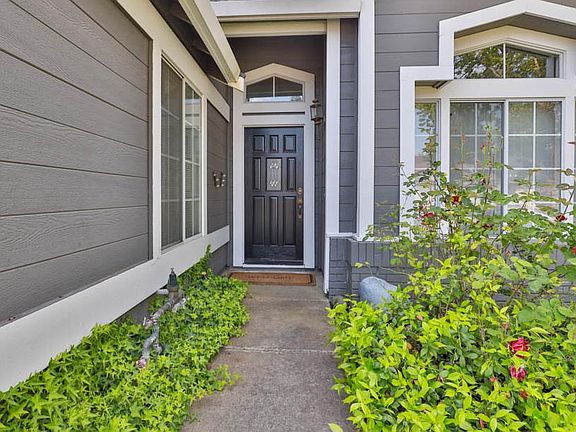 3rd image of 1204 Chablis Cir
