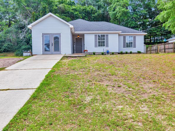 308 Lakeview Dr, Crestview, FL 32536