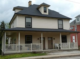 82 Main St, Hickory, PA 15340