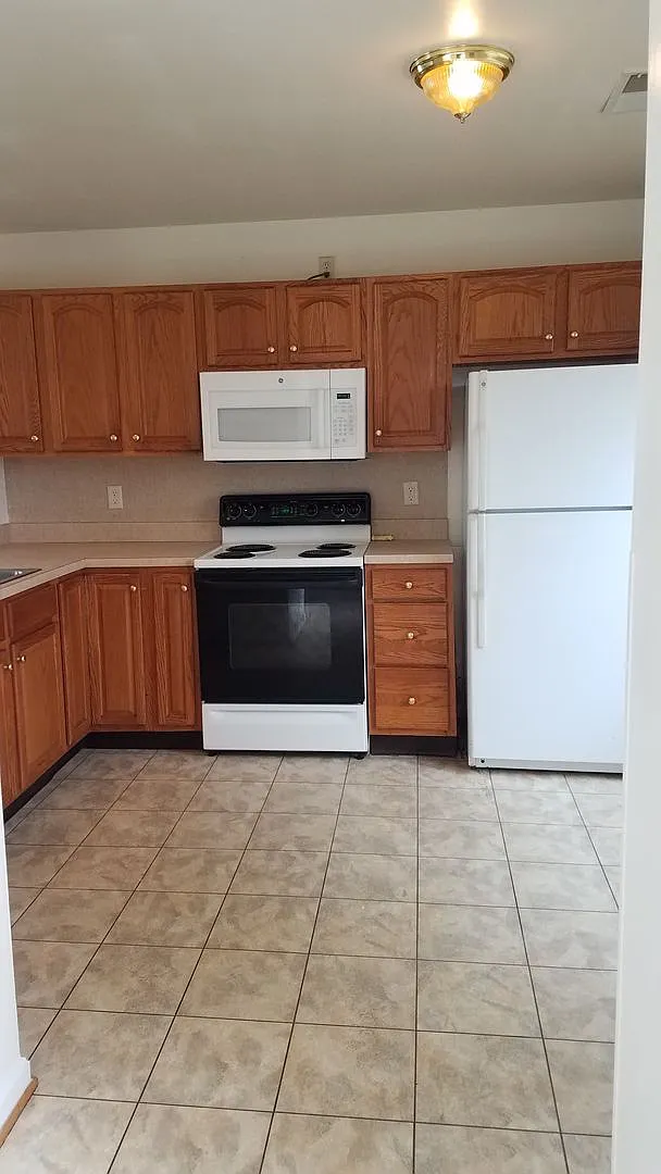 435-437 Chartridge Drive — Photo 3