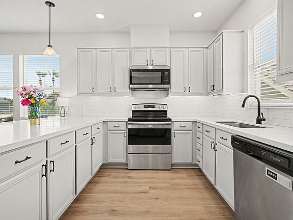 5th image of 4506 N Live Oak Cir