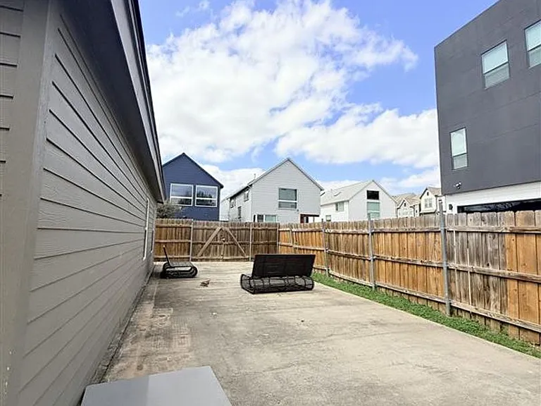 939 - 941 Bayonne St. — Photo 47