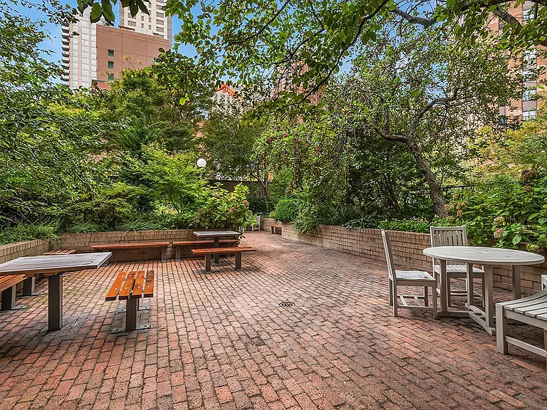 1755 York Ave #25H — Photo 7