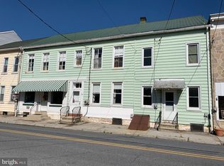 53 Main St, Strausstown, PA 19559