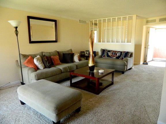 3rd image of 2809 Redwood Dr