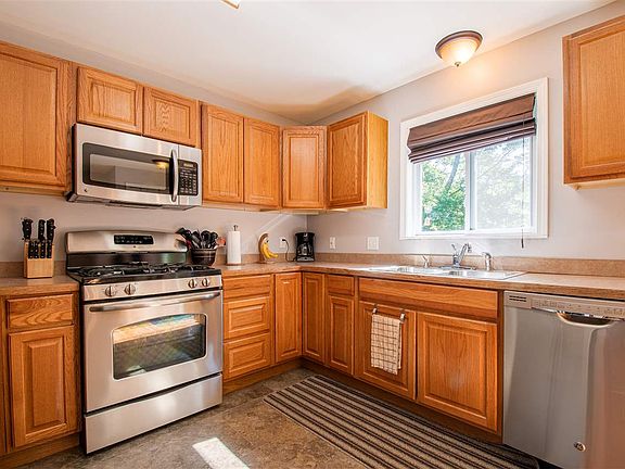 2nd image of 11324 Berkshire Dr