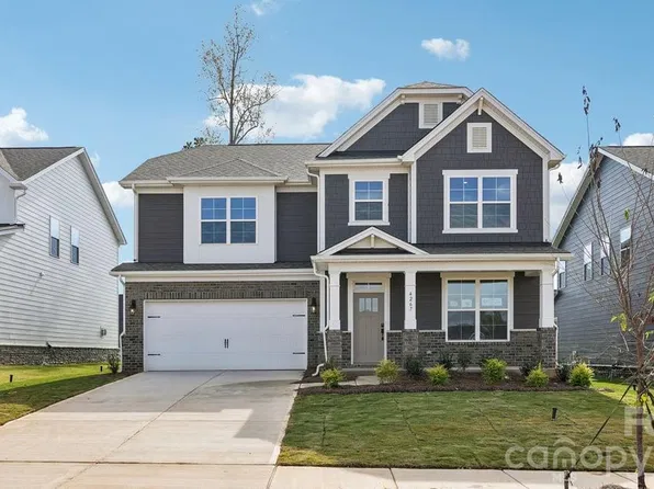 4267 Round Table Dr, Gastonia, NC 28056
