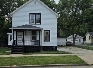 208 N Chestnut St, Aurora, IL 60506