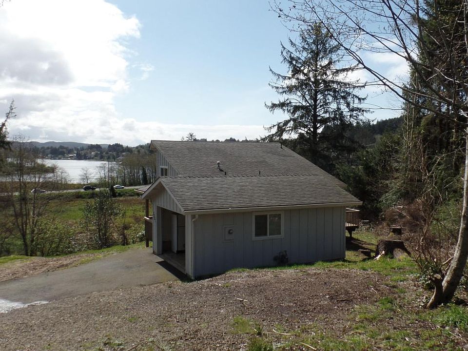 1st image of 3262 NE 50th St