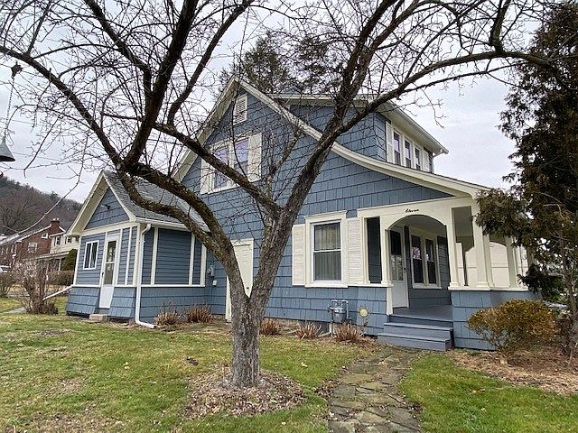 1st image of 11 Terrace Dr