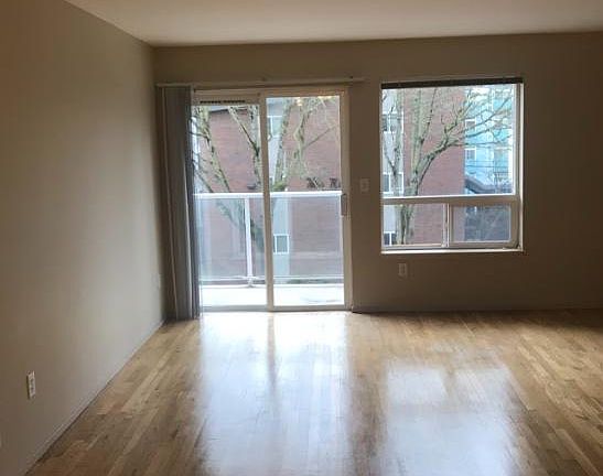 4th image of 5260 15th Ave NE APT 201