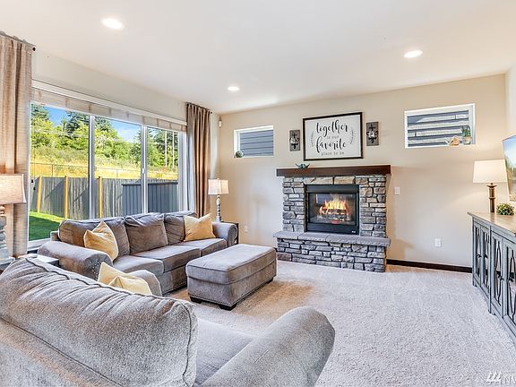 You can stay warm with a generator, and cool with the heat pump.