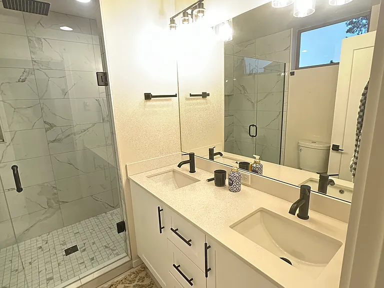 8009 B Mary Ave NW — Photo 14