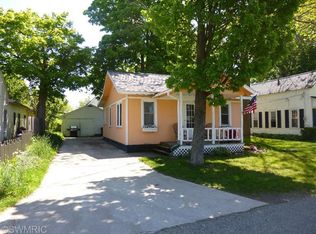 553 Grove Ave, Holland, MI