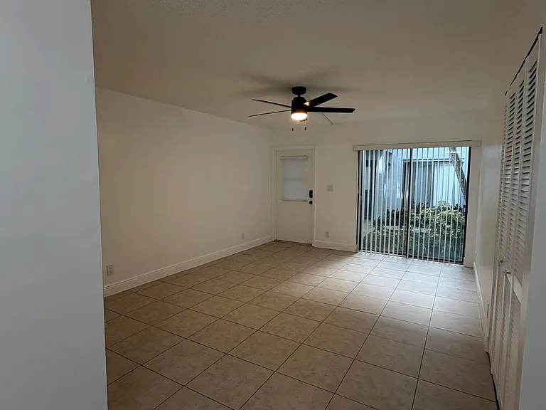 2661 Riverside Dr #2 — Photo 6