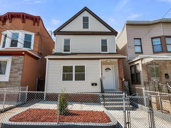 108-35 38th Ave, Corona, NY 11368