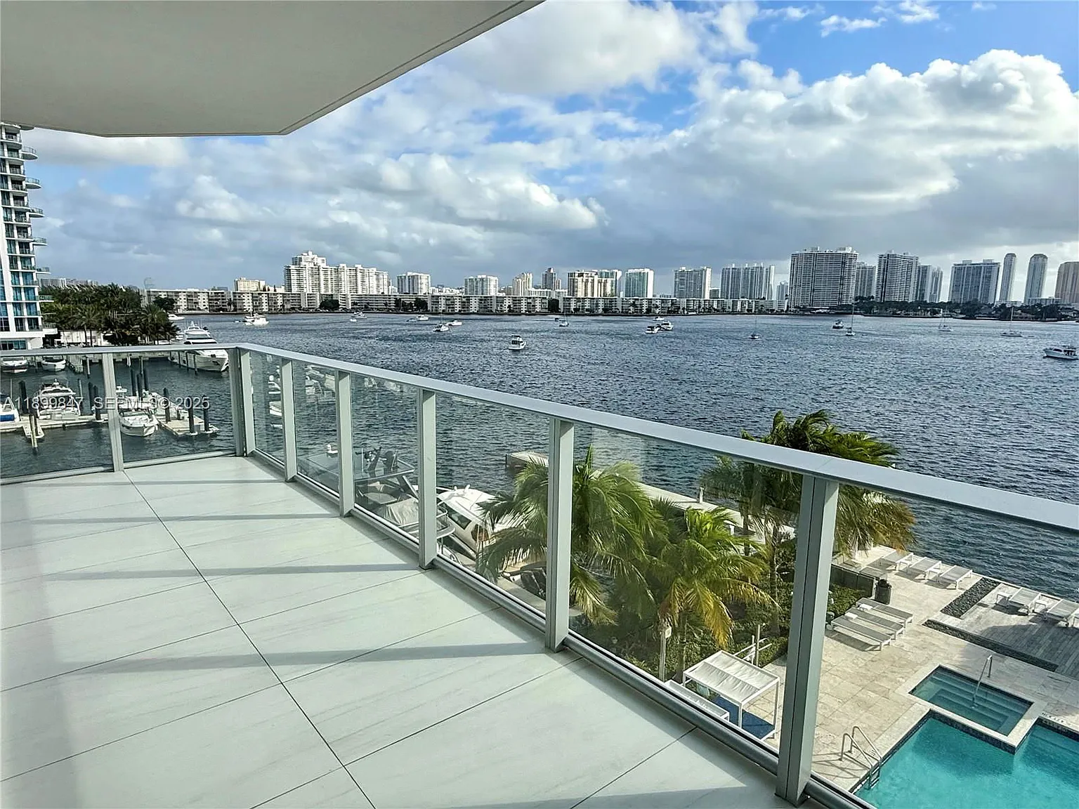 3 bed, 3.0 bath, 2225 sqft, $10,000 — Photo 4