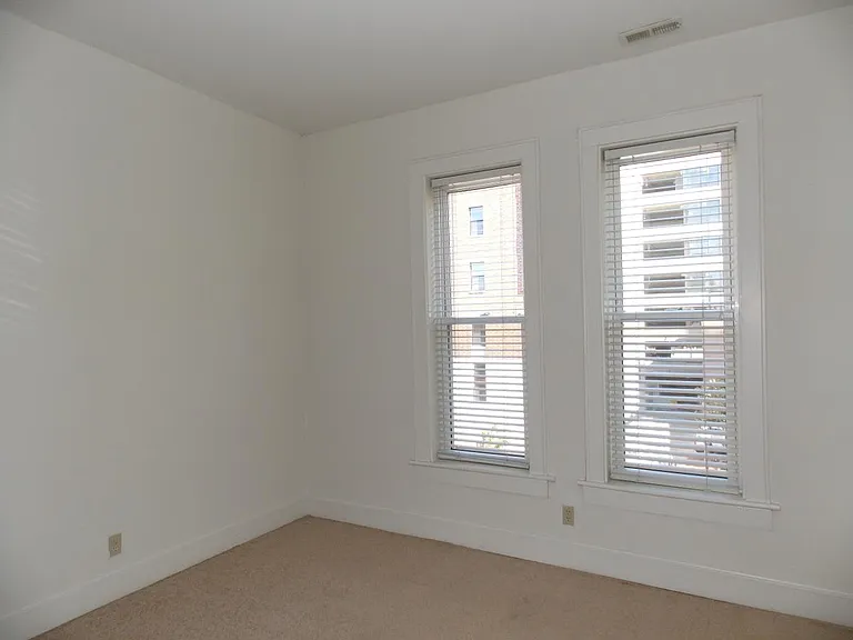 135 N College Ave — Photo 5