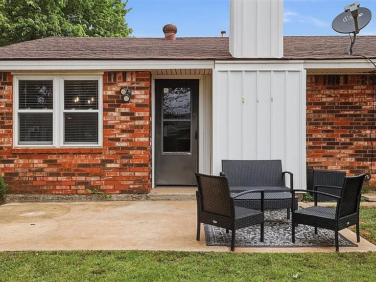 10316 Glascow Dr — Photo 25