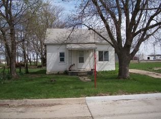 102 Argyle St, Hamburg, IA 51640
