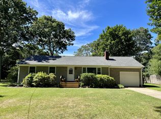 16 Beechwood Dr, Southampton, NY 11968