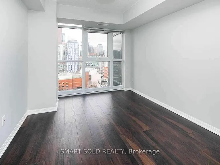 400 Adelaide St E #2310 — Photo 9