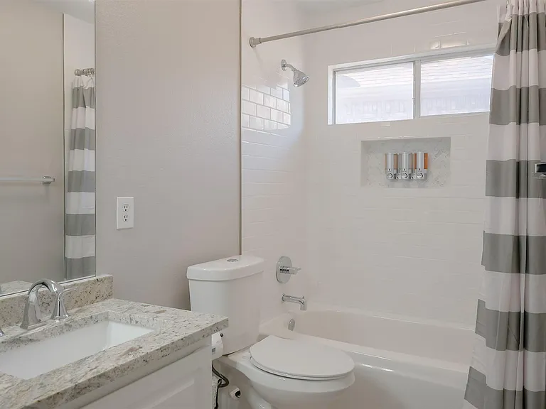 2808 Wales Ct — Photo 38