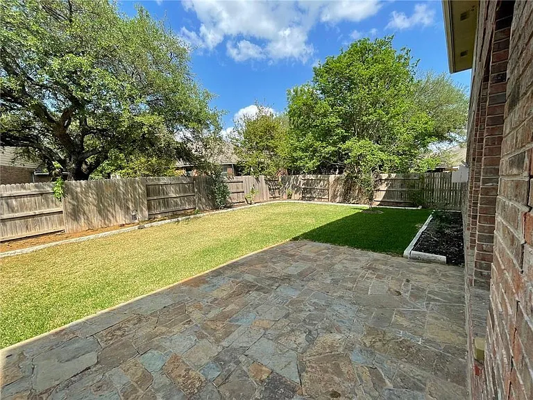 704 S Frontier Ln — Photo 32